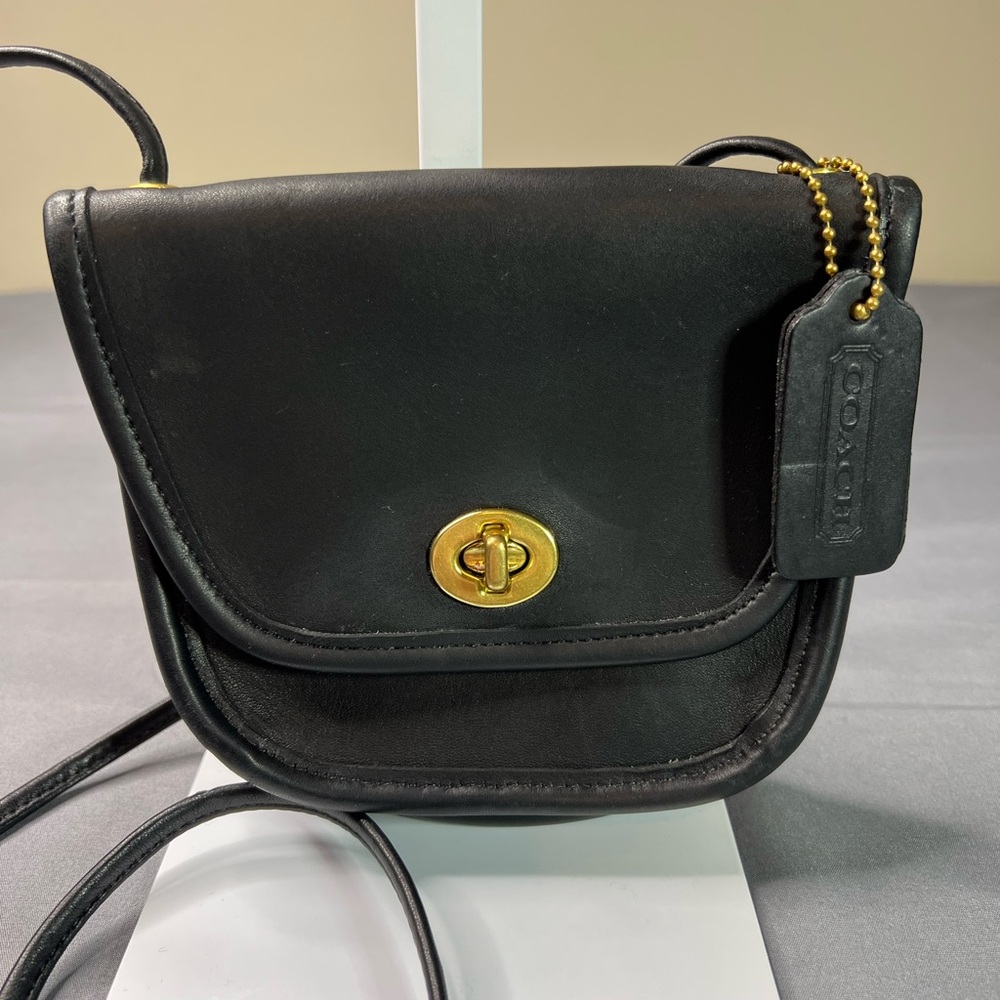 Vintage 80’s Coach Everett bag, style M- #9934, in black glove-tanned leather